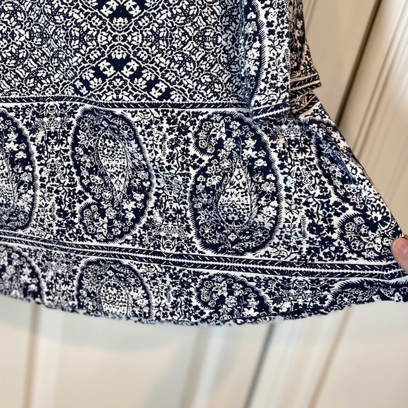 Lucky Brand Women's Floral Paisley Blue&White Pullover Border Print, Size 1X - Picture 6 of 10